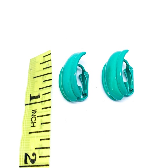 Vintage Teal Metal Clip On Earring - Picture 6 of 6